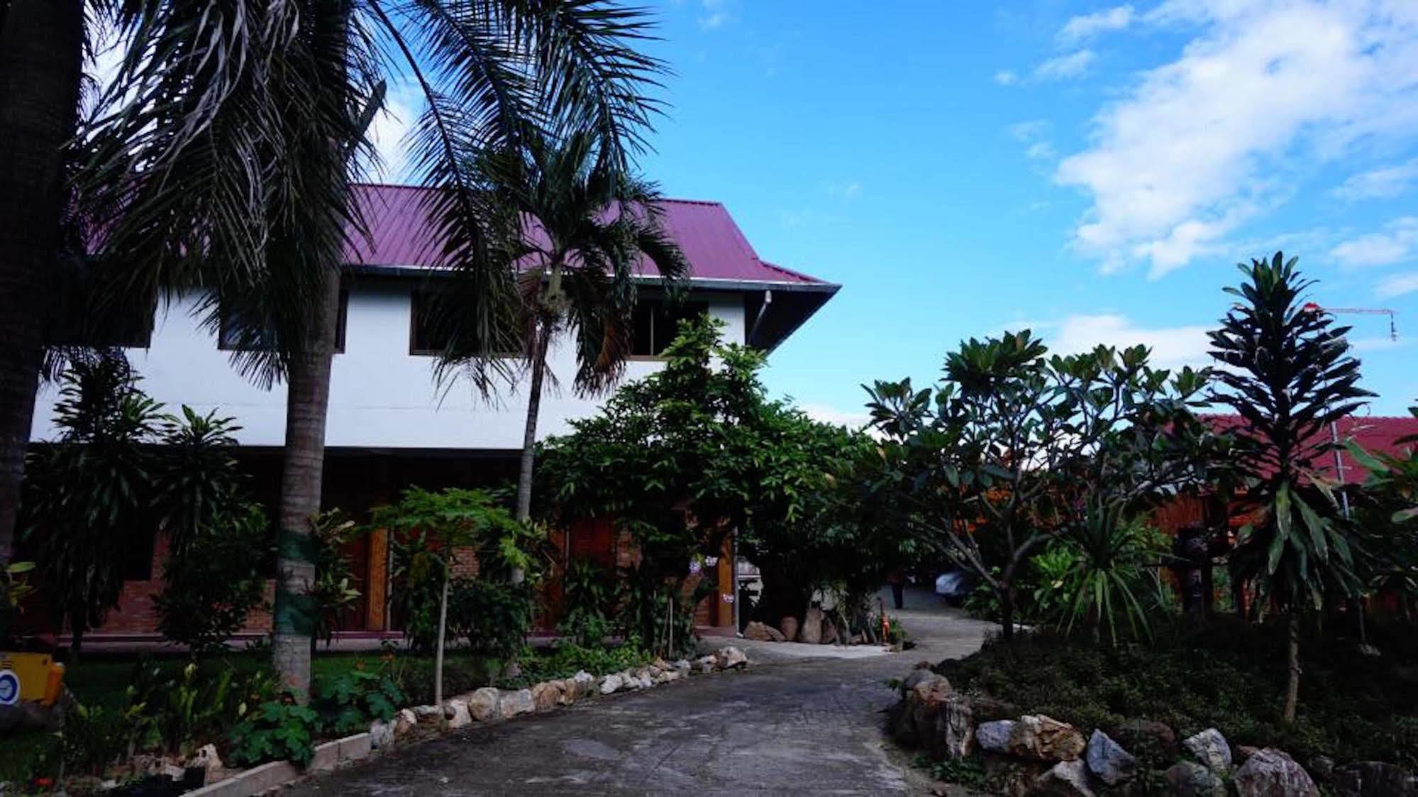 คุณใหม่บ้านสวนรีสอร์ท  แม่อาย ภายนอก รูปภาพ